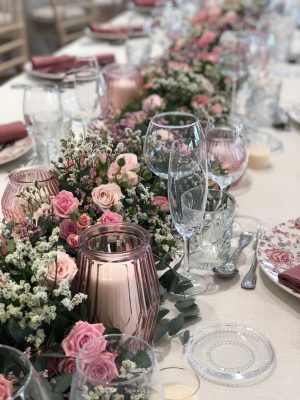 Floristería a Domicilio en Barcelona, flores icónicas, ramos de temporada, plantas, arreglos florales para bodas y eventos.